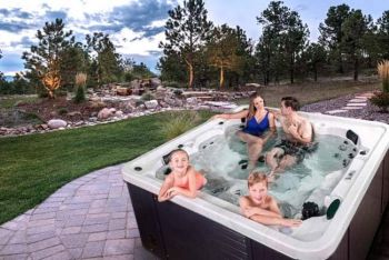 Big Blue Spa, Grizzly Arctic Spa Core Series