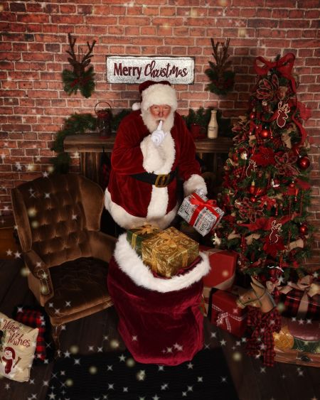 Red's Old 395 Grill, Santa Claus is Coming!