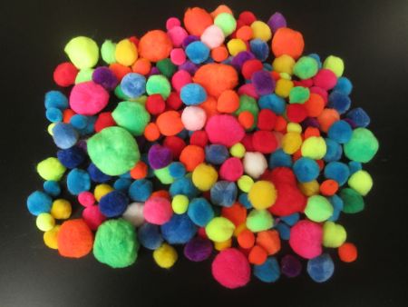 Carson City Library, Pom, Pom Animals with Patchwork Giraffe