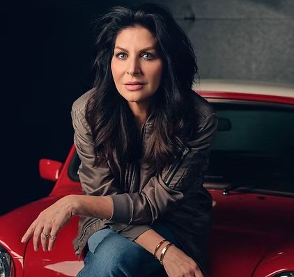 Casino Fandango, Comedian Tammy Pescatelli